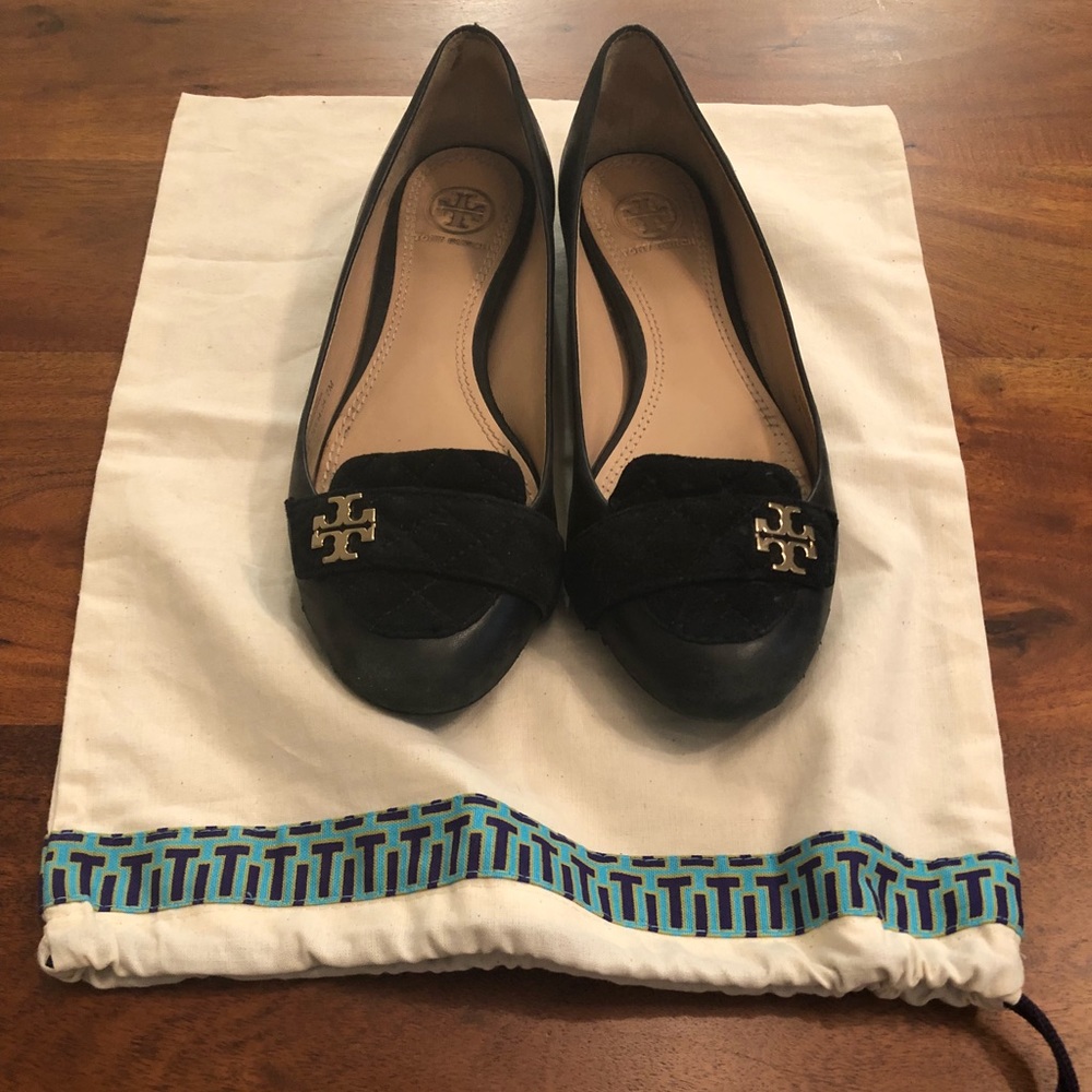 Tory Burch black loafers with velvet quilting